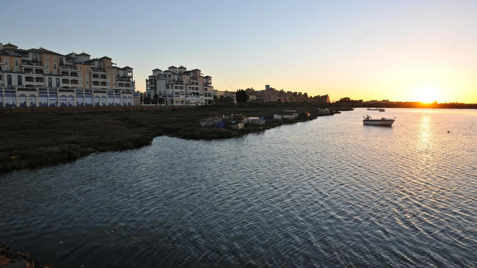 公寓 Urbanizacion Playa Grande Piscina Y Zonas Verdes By Alsol A01-00386 阿亚蒙特 西班牙